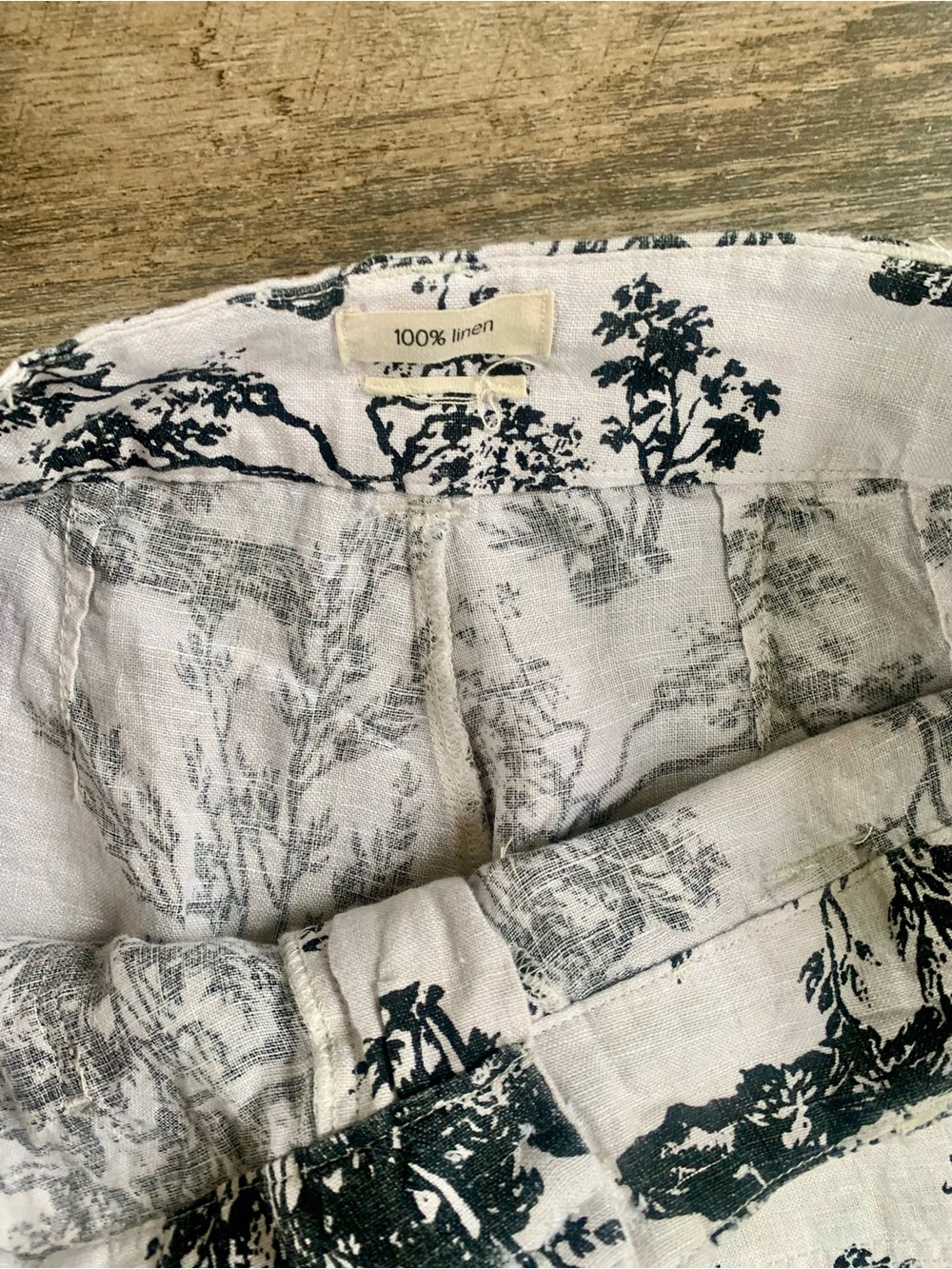 Toile-Print Cottagecore Wide Leg Crop Pants in White and Black Linen - Picture 3 of 10